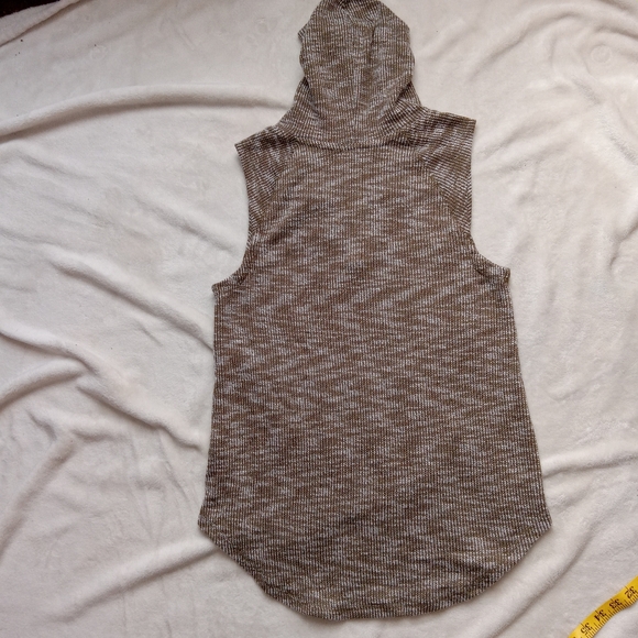 4 for $10 Inspired Hearts Green & White Sleeveless Knit Lace Front Hooded Top L - Picture 3 of 8